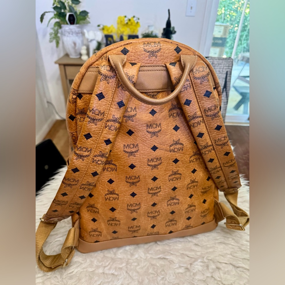 MCM Cognac Logo-Print Backpack medium - Picture 10 of 11